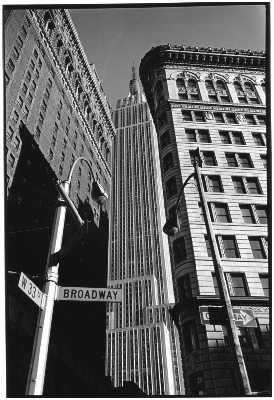 New-York-City, carrefour Broadway - 33 me rue, Empire State Building et Flat Iron Building
