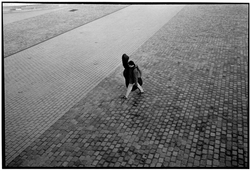devant la Cit de la Musique, Parc de la Villette, Paris