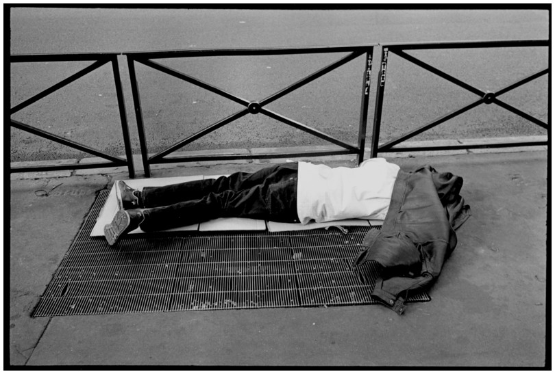 Sans abri, avenue Victoria, Paris