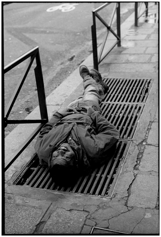 Sans abri, rue de Rivoli, Paris