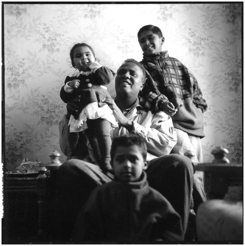 Helmy Mourad et ses enfants dans son appartement d'El Mahmoudya, Assouan