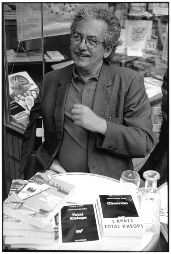 portrait crivain Jean-Claude Izzo - Librairie L'Atelier - 75020 Paris 20me - photo noir et blanc Robert Laugier