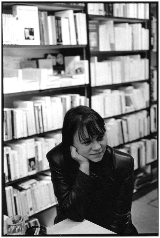 portrait crivain Zo Valds - Librairie L'Atelier - 75020 Paris 20me - photo noir et blanc Robert Laugier