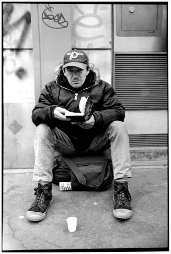 portrait sans abri - Paris - photo noir et blanc Robert Laugier
